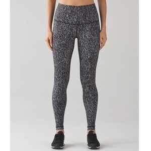 Lululemon Wunder Under Leggings in Black White Jacquard Print Womens Size 6 Gym